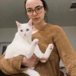 Vanessa Merrell Instagram - cold hands and cats
