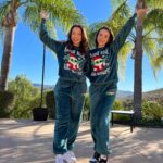 Vanessa Merrell Instagram - Merry California Christmas🌴🎅🏼🎁🎄Hope your day is filled with love & laughter♥️☀️
