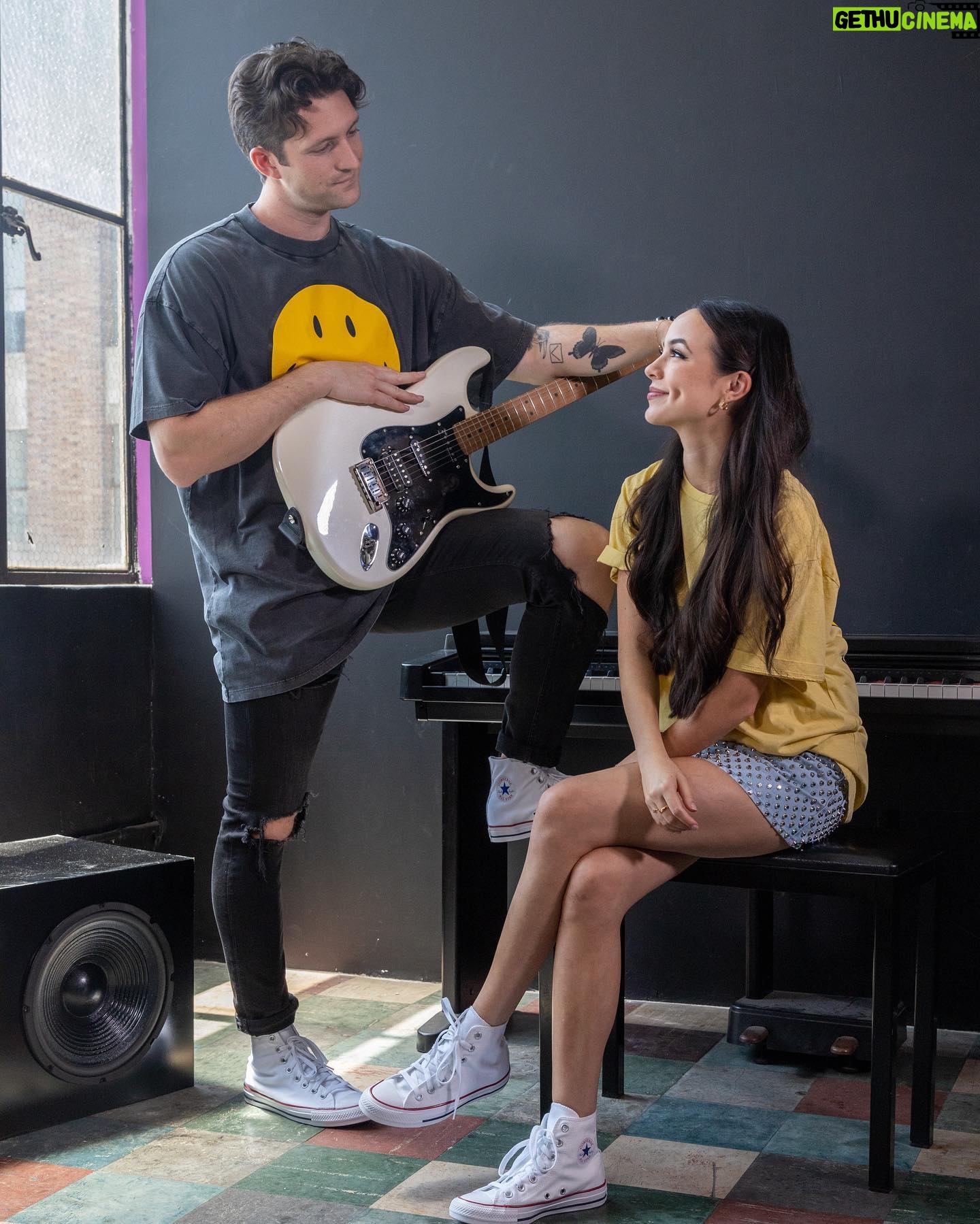 Vanessa Merrell Instagram - It’s out!!! Our music video to Love Me (Like You Do) is officially live! Link in bio! I’m so excited for @butterflytigermusic and to share everything we’ve been working on! But for now STREAM Love Me (Like You Do) everywhere!! 😍
