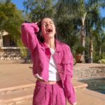 Vanessa Merrell Instagram – “Regina, wait!” 😧🩷🛍️
#meangirls