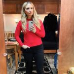 Vanessa Ray Instagram - Deflated-damp-hair. Swipe to see the before photo. #rainyday #rainydayinnewyork #lovelanguage #jamko #bluebloodscbs @willestes101