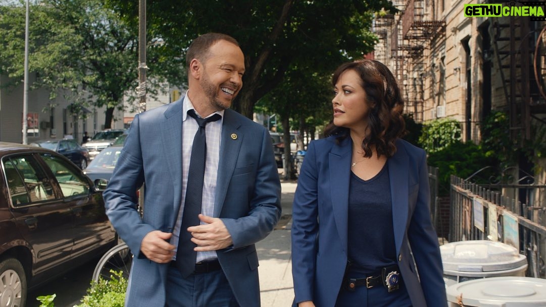 Vanessa Ray Instagram - Anxious to see the season 13 premiere of @bluebloods_cbs tonight @10pm on CBS. This script made me cry when I read it. How’s that for a promo pitch? Lol. Enjoy lucky 13. #bluebloods #jamko #season13
