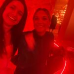 Vanessa Ray Instagram - There are just those friends that make every experience fun. @jennaraehull is the friend that throws that experience/party l and @ali_cobrin is the friend that makes it a “night”. So proud of @onesownfireside @jennaraehull and the entire crew behind the @hermes event tonight.❤️