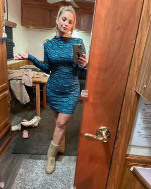 Vanessa Ray Instagram - Thankful for the many blessings season 12 has brought me. Love to our cast and crew.  Thank you all for watching ❤️
#lucky13 here we come. #bluebloodscbs #seasonfinale @bluebloods_cbs