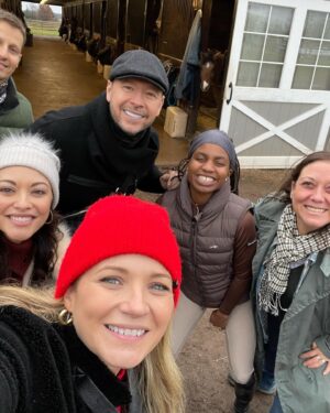 Vanessa Ray Instagram - Thankful for the many blessings season 12 has brought me. Love to our cast and crew.  Thank you all for watching ❤️
#lucky13 here we come. #bluebloodscbs #seasonfinale @bluebloods_cbs