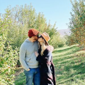 Vanessa Ray Instagram - Thanksgiving 2020: Missing him terribly. Literally can’t wait to see my Don Don... soon🤞 Happy thanksgiving to all of you. Be safe, hug your (@zoom) family. We still have so much to be thankful for. 🍁🍁🍁