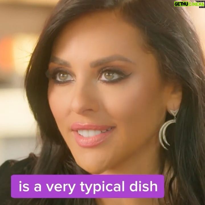 Vanessa Villela - 27.7K Likes - One of my favorite moments with one of my favorite girls of Selling Sunset @themayavander 🥰 Love you!! 💖💖💖
And big thanks to @contodonetflix for posting it!! I love it!!! 🤩🤩🤩💕💕💕