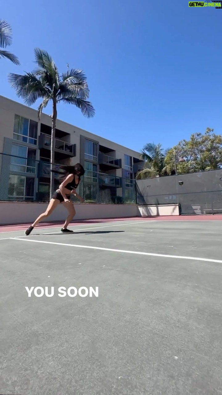 Vanessa Villela - 2.2K Likes - Holaaaa🦋Have you ever thought about diving into a new sport? 🎾 It’s natural to feel a little nervous, but here’s the secret: every journey starts with a single step. 🌟 Don’t let fear of the unknown hold you back. Embrace the excitement, learn, and remember, every pro was once a beginner. 💪 Let’s do this! 🚀🎉 do you agree with me? Are you learning something new?
Holaaaa🦋¿Alguna vez has pensado en aprender un nuevo deporte? 🎾 Es natural sentirse un poco nervioso, pero aquí está el secreto: todo viaje comienza con un solo paso. 🌟 No dejes que el miedo a lo desconocido te detenga. recuerda que todo profesional alguna vez fue un principiante. 💪 🚀🎉¿estás de acuerdo conmigo? ¿Estás aprendiendo algo nuevo?
#NewSportJourney #EmbraceTheChallenge #LearnAndThrive #ConquerYourFears #BeginnersToWinners #SportingAdventure #Fearless #GrowthThroughSports #StepOutOfComfortZone #MasteringTheGame #RiseToTheChallenge #UnleashYourPotential #JourneyToExcellence