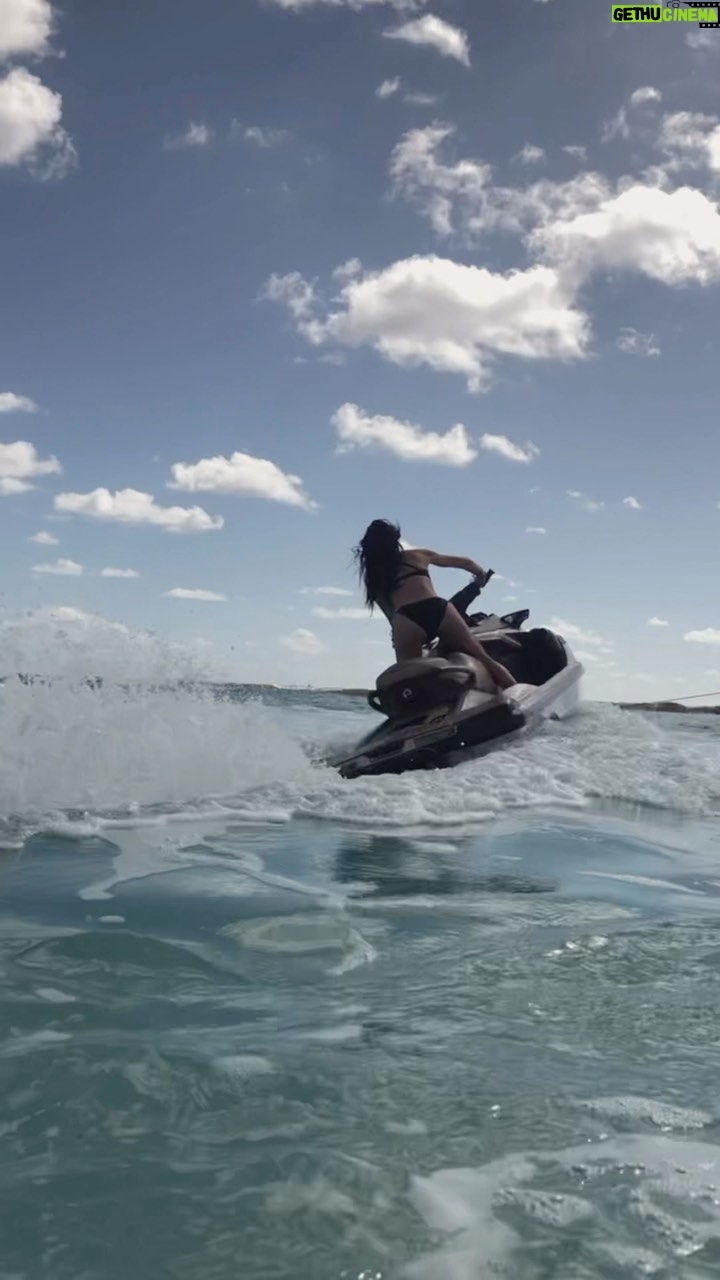 Vanessa Villela Instagram - I love these Iphone videos!! Two years ago today😍 wow time flies!!! Can’t wait to be back to this paradise, one of my favorite places @fairmontmayakoba beautiful memories here with my hubyyy @tomfraud ❤️❤️❤️and our dear friend @silviaferrerhdz 💗🦋💗