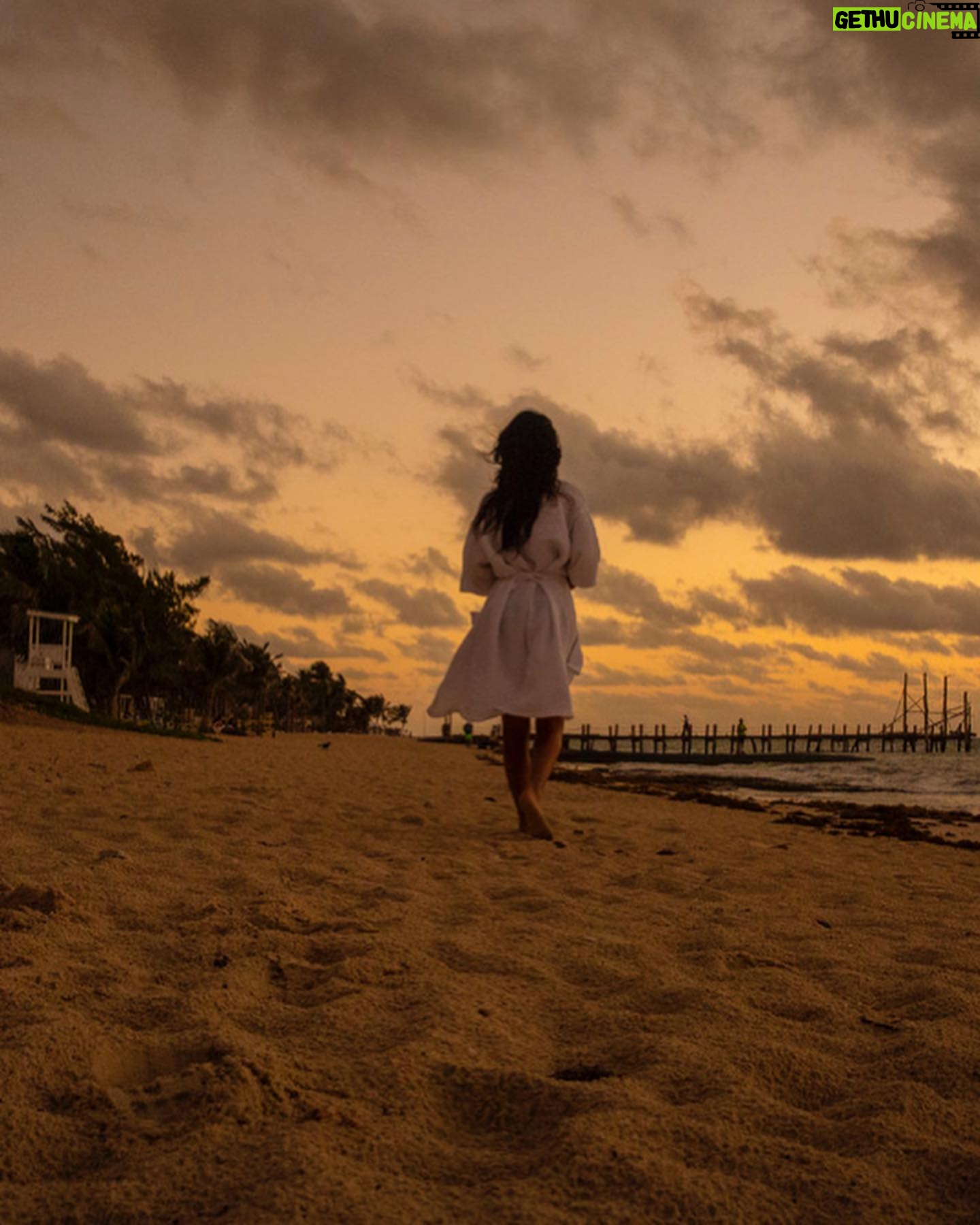 Vanessa Villela Instagram - As I walk into the golden sunset, I am reminded of the beauty that resides within me. This moment is a testament to my journey of self-love and personal growth. With every step, I release the weight of doubt and negativity, allowing my spirit to soar and bask in the warmth of self-acceptance. May this sunset be a gentle reminder for us all to honor ourselves, love ourselves, and cherish the incredible individuals we are becoming. 🌅💖 Mientras camino hacía el atardecer recuerdo la belleza que reside dentro de mí. Este momento es un testimonio de mi viaje de amor propio y crecimiento personal. Con cada paso, libero el peso de la duda y la negatividad, permitiendo que mi espíritu se eleve y disfrute de la calidez de la autoaceptación. Que esta puesta de sol sea un recordatorio para que todos nos honremos, nos amemos y apreciemos a las personas increíbles en las que nos estamos convirtiendo. 🌅💖 #WalkingIntoTheSunset #SelfLoveJourney #EmbracingMyself #BaskingInBeauty #GrowthAndReflection