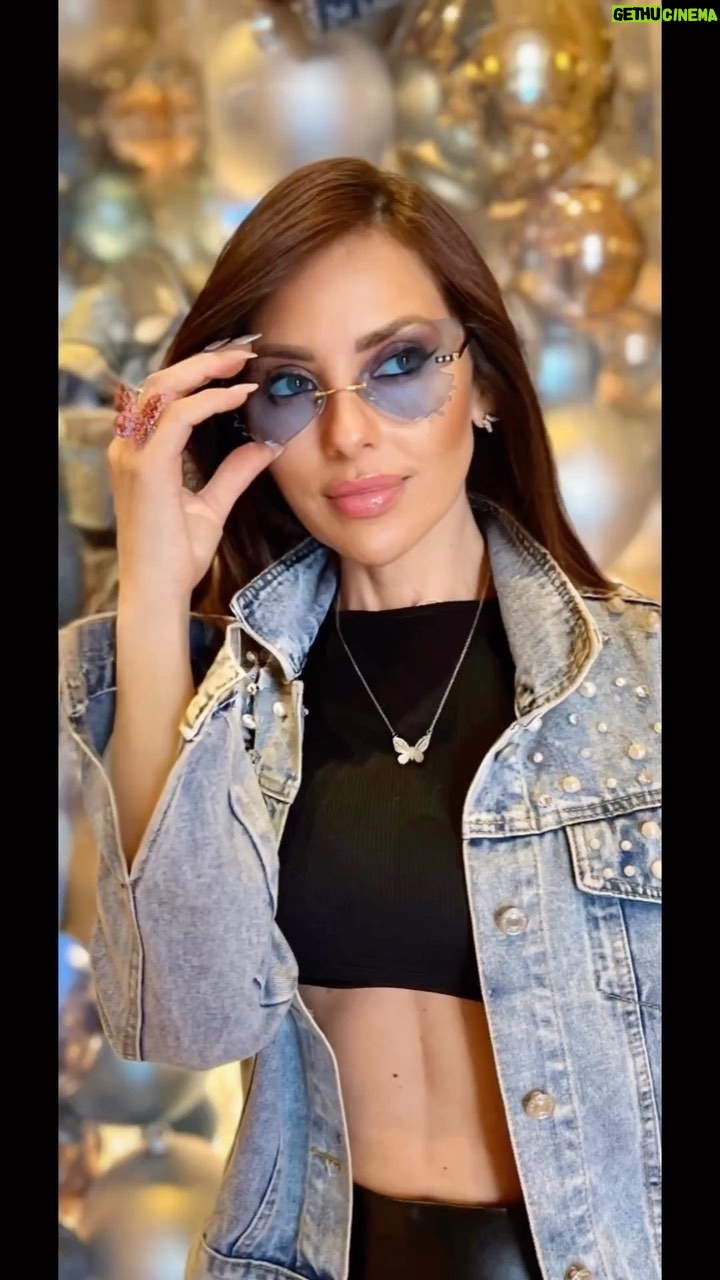 Vanessa Villela - 2.7K Likes - How’s your year going? 🥰 ❤️
“The Wave Of Love” Collection based on Butterflies 🦋 which for me represent Love, Hope, Transformation, Faith, Strength, Empowerment, Sisterhood, someone who is no longer with us, Friendship and much more.🥰🤗🦋🦋🦋🦋🦋🦋🦋 What do they represent to you?
Get your sunglasses, rings, necklaces, or all and start spreading Love with me❤️❤️❤️❤️
You can get yours at www.VanessaVillela.com
Link in BIO 😊❤️🦋
La colección The Wave of Love esta basada en Mariposas que para mi representan Amor, Esperanza, Transformación, Fe, Fortaleza, Empoderamiento, Hermandad, alguien que ya no está con nosotros, Amistad y mucho más. 🤗🦋🦋🦋🦋🦋🦋 🦋 ¿Qué representan para ti?
Lentes de sol, anillos, collares y pronto mucho más ❤️❤️❤️❤️
Puedes conseguir el tuyo en www.VanessaVillela.com
Enlace en BIO 😊❤️🦋