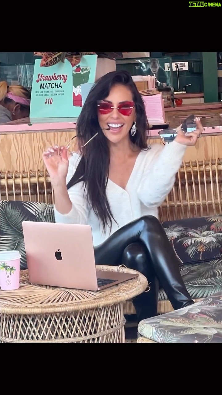 Vanessa Villela Instagram - Working mode! So happy to have created “The Wave Of Love” Collection based on Butterflies 🦋 which for me represent Love, Hope, Transformation, Faith, Strength, Empowerment, Sisterhood, someone who is gone, Friendship and much more.🥰🤗🦋🦋🦋🦋🦋🦋🦋 What do they represent to you? Get your sunglasses, rings, necklaces, or all and start spreading Love with me❤️❤️❤️❤️ You can get yours at www.VanessaVillela.com Link in BIO 😊❤️🦋 Trabajando para todos ustedes, muy feliz de haber creado La Colección Wave Of Love basada en Mariposas 🦋 para mí representan Amor, Esperanza, Fe, Fuerza, Hermandad, Empoderamiento, alguien que se fue, Amistad y mucho más. Que representa para ti Las Mariposas? Puedes conseguir el tuyo en www.vanessavillela.com Link en BIO 🦋❤️ #Butterflies #jewlery #sunglasses #Love #Positivity