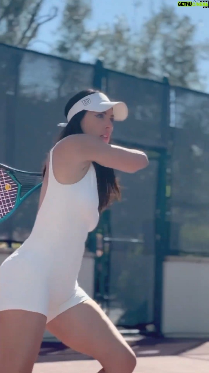 Vanessa Villela Instagram - The perfect travel companion!🤩🎾🚜 So easy to carry ☺️ Best tennis ball Machine I’ve ever used! @titan.ball.machines if you’re looking to improve your game and or you’re learning tennis I highly recommend you this one, it has allowed me to get better at : hitting the ball more accurately. Get better top spin. Improve my footwork and more importantly my cardio! Other machines I’ve used are really heavy and impossible to move around. 😝 This one is beyond easy to use, move and travel with. #prince #titanballmachine #tennis #tennislife