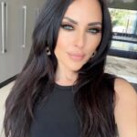 Vanessa Villela Instagram - Happy Monday! Wishing you a BEAUTIFUL week ahead. EXCITING NEWS is on the way,☺️stay tuned! 🥰🦋Remember, never stop believing in yourself and your dreams. ✨🦋✨ Thank your for your love and support it means the world to me. ❤️ ¡Feliz lunes! Les deseo una semana HERMOSA!! NOTICIAS EMOCIONANTES están en camino, ☺️ ¡estén atentos! 🦋Recuerden nunca dejen de creer en ustedes mismos y en sus sueños. ✨🦋✨ Gracias por su amor y apoyo, significa mucho para mí. ❤️ Thank you to my amazing glam team for being a part of what’s coming😊 Makeup by @rpromakeupartist 🥰🤩 Hair styling by @desiiiluuu 🥰❣️🤩 Hair color @michaelcanale @canalemartinezsalon @colorbycanale Beautiful earrings by @charlielapson 💙⭐️💎