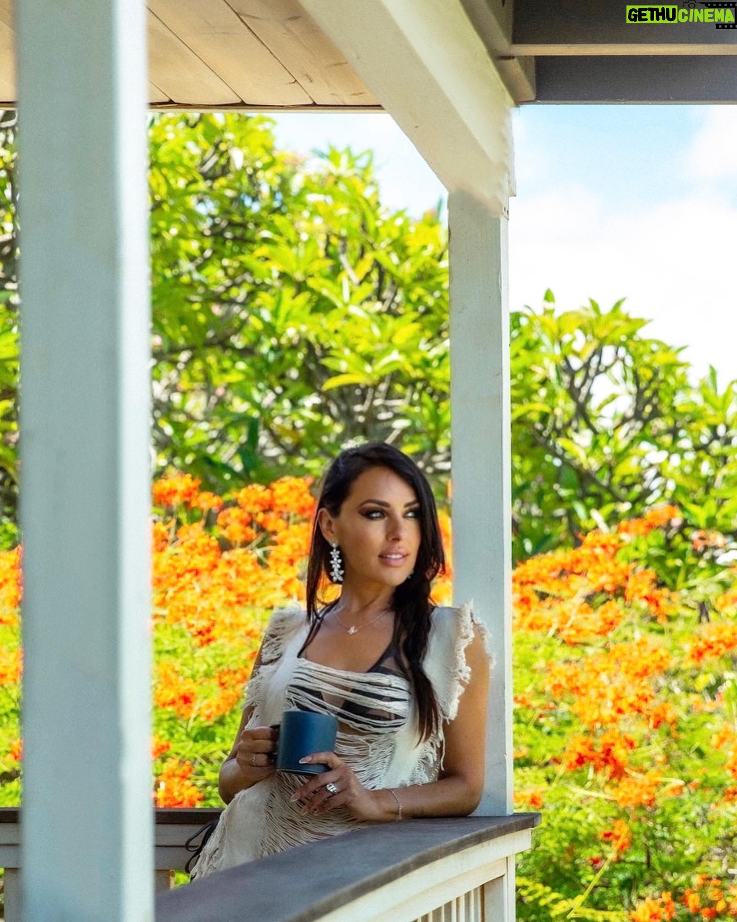 Vanessa Villela Instagram - Good morning โ๏ธ Maui secret Gem ๐บ๐๏ธ๐ @paiainn Loved these place sooo much, this is the perfect place to disconnect, being surrounded by nature and nurture your spirit!! Buenos dรญas โ๏ธ Gema secreta de Maui ๐บ๐๏ธ๐ @paiainn Este es el lugar perfecto para desconectarse, estar rodeado de naturaleza y nutrir tu espรญritu! Bikini by @lascivious ๐๐คโฃ๏ธ๐ฅ Earings by charlielapson ๐ ๐ Photos by my hubby @tomfraud โค๏ธ