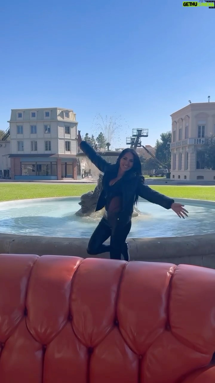 Vanessa Villela - 1.8K Likes - One month ago, I had the incredible opportunity to visit @wbtourhollywood The highlight of my day was witnessing the set where “Friends” my all time favorite TV show, was filmed. Sitting on the same sofa and being in the exact place where so many memorable scenes were filmed meant the world to me. Unfortunately, as I left the studios, the heartbreaking news about Matthew Perry surfaced, leaving me in disbelief. Though it’s bittersweet to share this, I post it in his honor. #Friends #mathewperry #TvShow #wbstudiotour