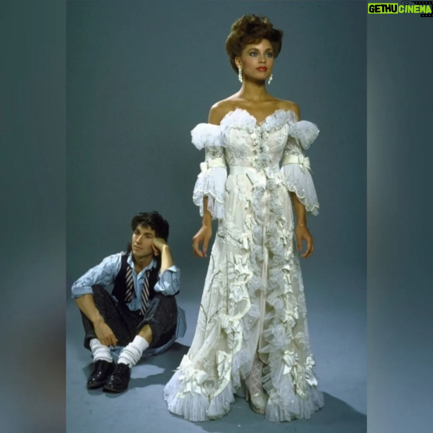 Vanessa Williams Instagram - #fbf “One Man Band” off Broadway 1985 Written by and starring James Lescene. Directed by Jack Hofsiss. Costumes by @williamiveylong Music Director @dbarsha