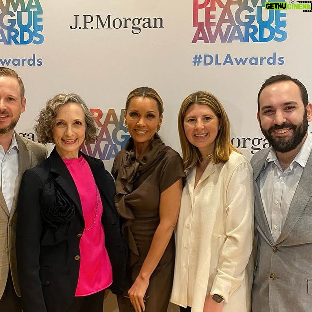 Vanessa Williams Instagram - I had the honor of announcing the 2024 nominations for the @dramaleague awards on Monday, alongside the amazing, Bebe Neuwirth…Congrats to all the nominees. Here’s a clip of the nomination announcement. For full video visit @dramaleague .. Pics repost: @jonathandemar (lovely to have reunited with you as well) Dress 👗 by @boss (Hugo Boss) #acting #broadway #dramaleague #vanessawilliams #nominationsannouncement #committee #dramaleagueawards2024 #dramaleagueawards #2024awards #90thannulawards #awardseason