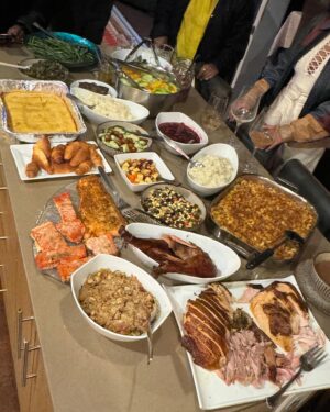 Vanessa Williams Instagram - Thanks to my world traveling brother  @chris.williams_ for hosting and @gagawilliams for your usual culinary mastery 🍽️ Happy Thanksgiving 🦃 🧡