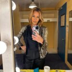 Vanessa Williams Instagram - About to do @robmathes.music Holiday concert ✨🎄‘Tis the season #starbright
