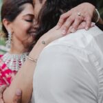 Varalaxmi Sarathkumar Instagram - Thank you all for the wonderful blessings and the lovely birthday wishes.. I feel so blessed and loved.. every single person that took the time to call ..msg.. post.. my gratitude to you all.. it’s a new journey in my life.. and I’m excited that you all are a part of it.. love you.. Thank you @kalyanjewellers_official for the gorgeous jewellery.. Thank you to all my amazing family and friends who flew down to mumbai to be with me on this special day.. @radikaasarathkumar @rayanemithun @rasaspamxx @poojasarathkumar @devi.chaya23 @aishwaryar39 @mallikakandasamy @kala_kandasamy @manjunath_s @aiswarya.sudharson @ramkumar_sudarshan @jefferyvardon @praveendaniel A special mention to my friends and my darling who made all this possible..I can’t live without u all..!! @natasha.jeyasingh @jayalakshmisundaresan @vandana.rangarajan @navin_balachandran @khaliqak #kasha Thank you @theaaronobed for the amazing moments that you have captured.. My GUGU staff @ramesh197348 @sridhar.hair @soniya_sri_np @k.prabu.1993 #nicholaisachdev #blessed #love