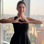 Varsha Bollamma Instagram – What do you call it when a person wearing a black dress makes jokes? 
.
.
Dark comedy 🤓🤓🤓