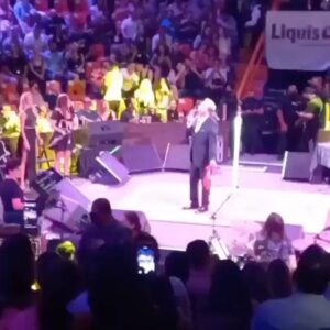 Verónica Castro Instagram - MEXICALI 🙏 @cristiancastropop