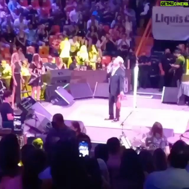 Verónica Castro - 10.6K Likes - MEXICALI 🙏 @cristiancastropop