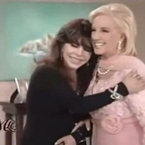 Verónica Castro Instagram - @mirthalegrand FELICIDADES SIEMPRE 🙏ahora yo te las dedico co todo mi corazón ♥️ te amoooo🙇🏻‍♀️