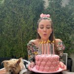 Verónica Montes Instagram - HBD TO ME✨🎂🎉🥳 Gracias por tanto amor!!!! L@s amoooo ❤️❤️❤️ Pastel: @montequillamx