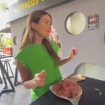 Verónica Montes Instagram - Primero los tacos y luego existo. ¿Qué le pones a tus tacos?🌮🌮🌮🌮🌮 #felizdiadeltaco #tacoday #taco #veronicamontes