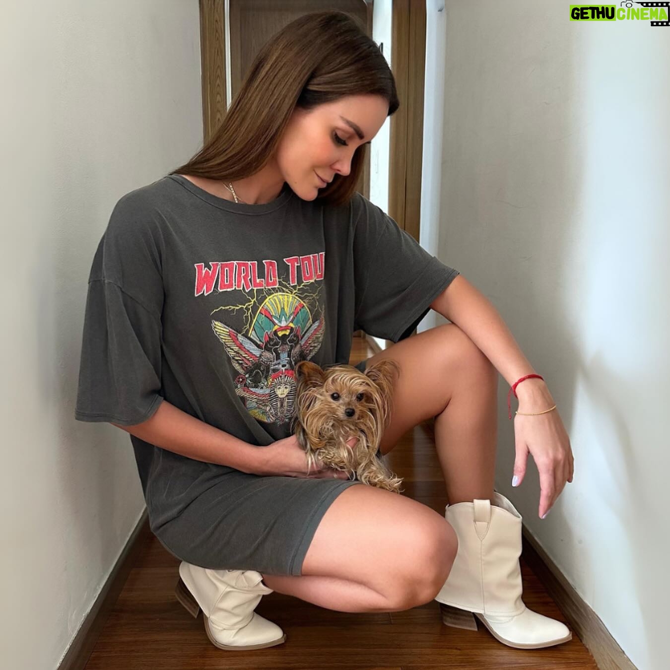 Verónica Montes Instagram - Mi mes favorito FEBRERO ✨🎀 . . . . 🥾: @trendershoes