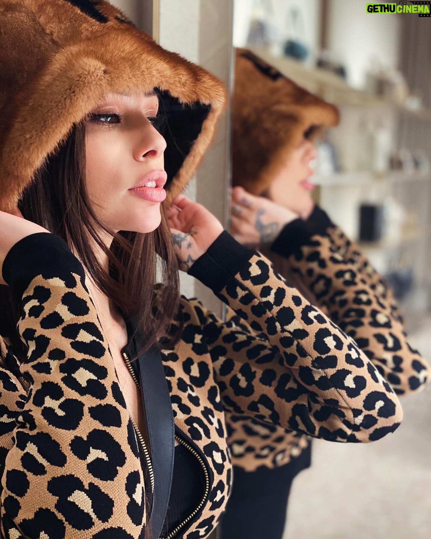 Vera Bambi Instagram - Trying on fashion I can’t afford is what I do when I want to feel like a kid again. This is my grown up version of playing Barbie’s.