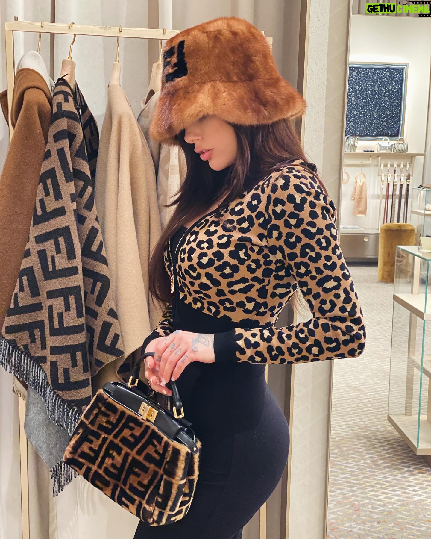 Vera Bambi Instagram - Trying on fashion I can’t afford is what I do when I want to feel like a kid again. This is my grown up version of playing Barbie’s.