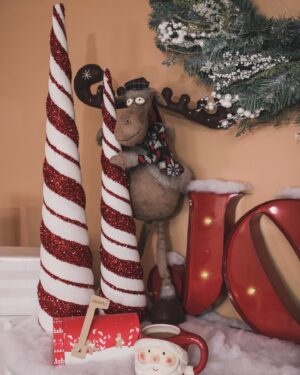 Vera Bambi Instagram - Just a happy girl with my hot chocolate and Christmas Moose buddy. His name is Steve. He definitely looks like a Steve. But you gotta say it in your lowest voice and drag out the “eve” like “Steeeve”. Then on the 24th you can wish us a Merry Christmas steeeEVE