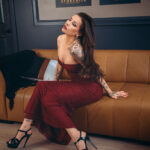 Vera Bambi Instagram – A good dress always brings out my inner goddess. My personal reminder that elegance and femininity are always in style.

Check the comments, I love to spark up some good conversation, you’ll find me there 😉