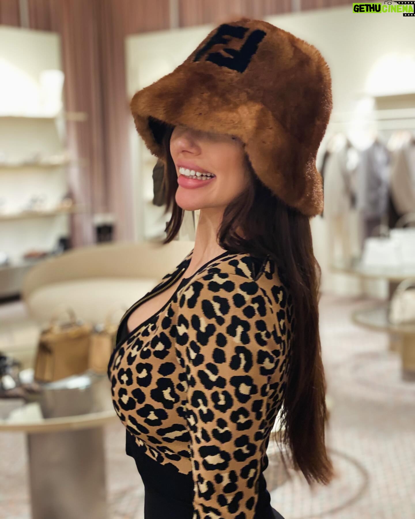 Vera Bambi Instagram - Trying on fashion I can’t afford is what I do when I want to feel like a kid again. This is my grown up version of playing Barbie’s.