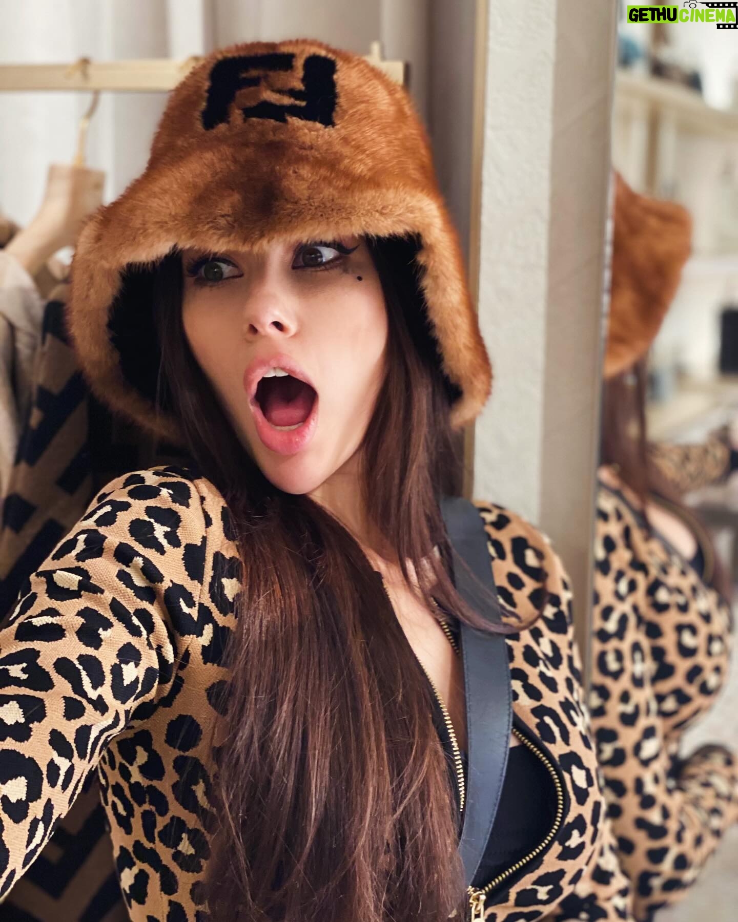 Vera Bambi Instagram - Trying on fashion I can’t afford is what I do when I want to feel like a kid again. This is my grown up version of playing Barbie’s.
