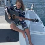 Vera Farmiga Instagram - Prog Rock on the Lake. @fynnhawkey @herpetologist_fynn @rennhawkey #lakeontario #toronto @yesofficial