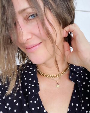Vera Farmiga Instagram - XLIX. 7 sets of 7 years. 💪🏼🥳🎂🎉🎈🥰🌈 #49