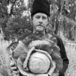 Vera Farmiga Instagram - My cabbage cossack. @rennhawkey 🖤🖤🖤
