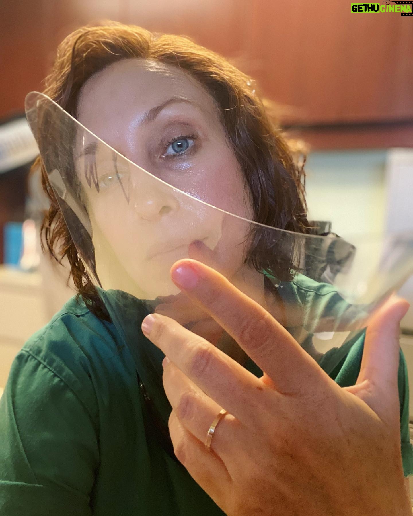 Vera Farmiga Instagram - #FiveDaysAtMemorial TOMORROW on @appletvplus