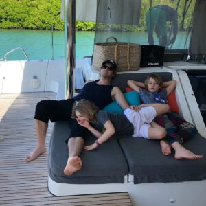 Vera Farmiga Instagram - Happy Father’s Day to the Pied Piper sherpa of our lives, @rennhawkey. You, Love of my life, have walked 4541 days of epic paternity, carrying us on your strong back, giving, sacrificing, loving, humoring us towards the summit.  Rock on, my Love, in your fatherhood expedition.  You are a master.