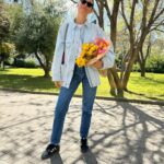 Vicky Kaya Instagram - 💐 #ootd #mondaymood #flowers
