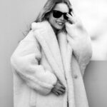 Vicky Kaya Instagram - 🤍Celebrating the 10th anniversary of the #MaxMaraTeddyBear coat with my mini-me in Mini Teddy! #MaxMara #MaxMaraTeddyTen @dilfashiongroup @maxmara