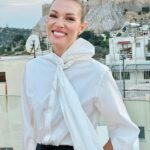 Vicky Kaya Instagram - 🙏🏻 Είμαι ευγνώμων στον Αλέξανδρο Βούλγαρη (The Boy) που με φαντάστηκε ως Σοφία, και μου έθεσε αυτή την πρό(σ)κληση. Το Πολύδροσο είναι ένα μεγάλο ταξίδι, για αμέτρητους λόγους που δεν χωράνε σε αυτή τη λεζάντα. Σας προτρέπω να το ανακαλύψετε οι ίδιοι, από την 🎬 Πέμπτη 16 Μαϊου σε επιλεγμένους κινηματογράφους. Μαζί με τη @sofiakokkali 🤍 εξερευνούμε τις ανθρώπινες σχέσεις, τον τόπο, τη φύση, τα συναισθήματα. Ευχαριστώ όλους τους συντελεστές για αυτή τη μοναδική και βαθιά βιωματική εμπειρία. 🥹🥰❤️ #polydroso #cinobo #cineparis