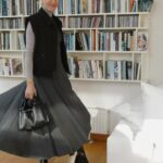 Vicky Kaya Instagram - 🩶🤍 #stylingtips #ootd #inspo