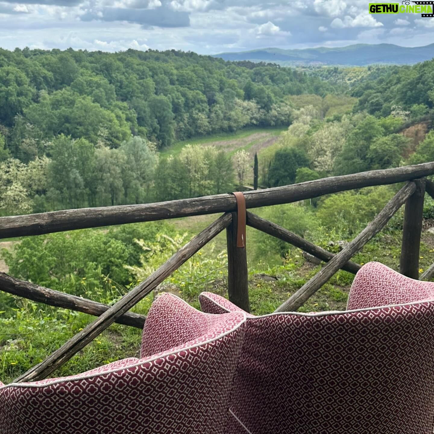 Vicky Martín Berrocal Instagram - En la toscana… entre colinas y viñedos🤍 Segunda parada de un puente de mayo para el recuerdo