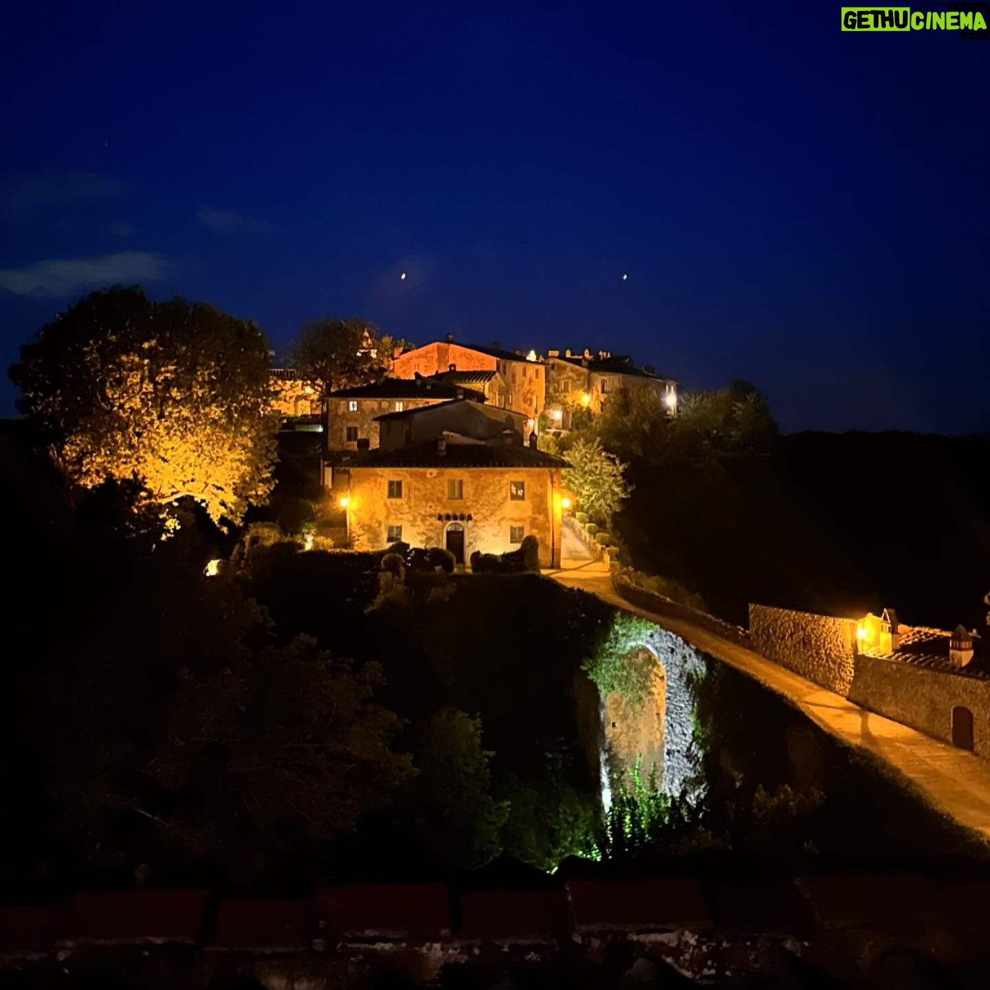 Vicky Martín Berrocal Instagram - En la toscana… entre colinas y viñedos🤍 Segunda parada de un puente de mayo para el recuerdo
