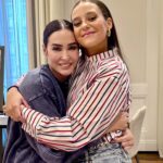 Vicky Martín Berrocal Instagram - Feliz de volver y de volver con ella!!! Así empezamos esta tercera temporada de “A SOLAS CON” Gracias @vicmabor por regalarme esta charla única y por haberme elegido para hacerte la primera entrevista de tu vida. Y por supuesto gracias por confiar en mí y por permitirnos conocerte mejor. Eres oro molido! Si queréis verla ya la tenéis disponible en @podiumpodcast @youtube @amazonmusices @spotifyspain y en todas las plataformas de una forma gratuita. No se la pierdan!!! ♥️